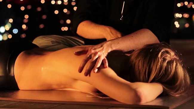 Как делать тантрический массаж?