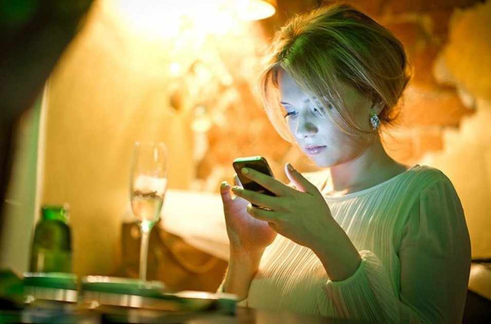 6 способов свести мужчину с ума в переписке