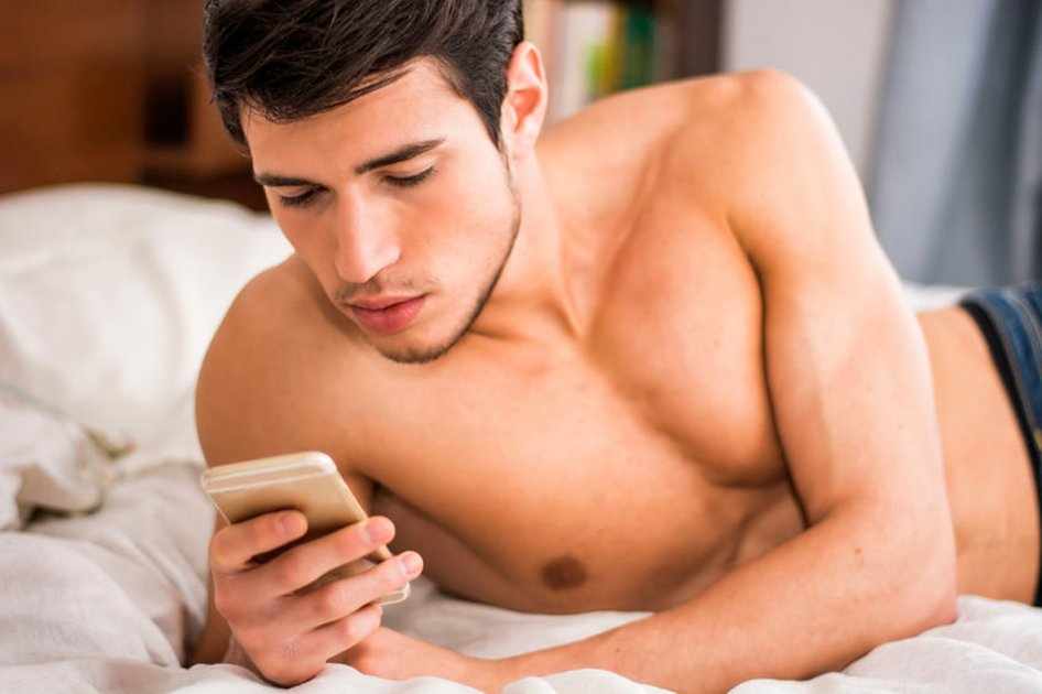 60 забавных сообщений, которые сделают утро вашего мужчины