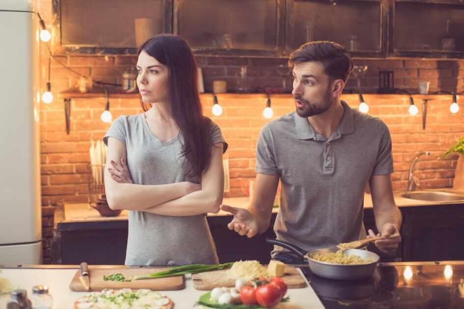 8 признаков, которые дают понять, что отношения пора заканчивать, фото