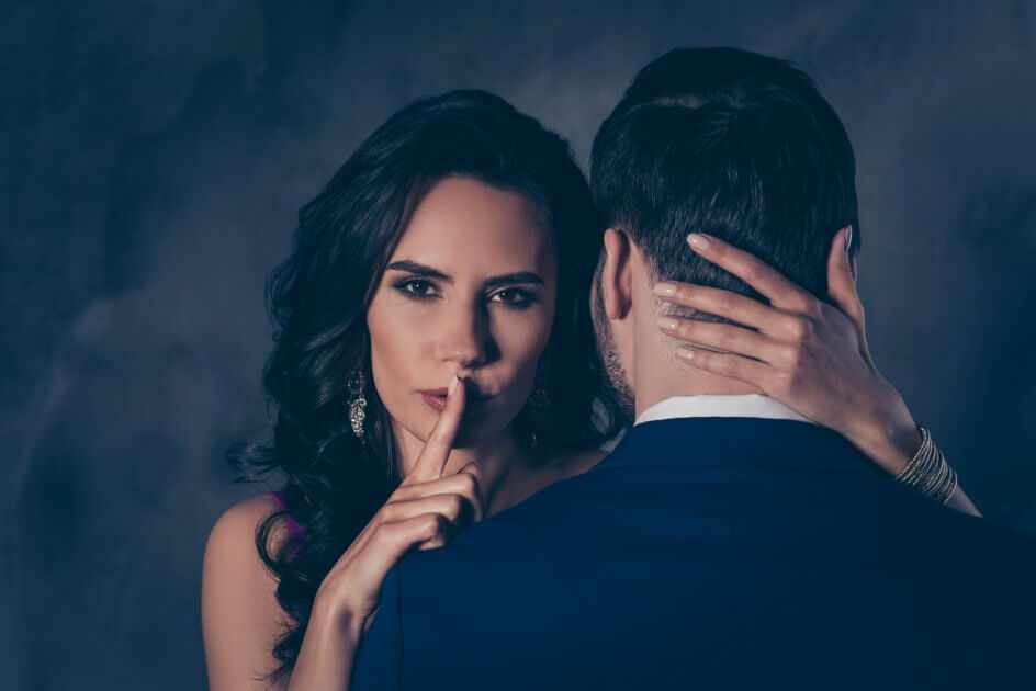 Я встретила мужчину своей мечты, но боюсь разрушить семью. На качелях выбора: уйти или остаться, фото