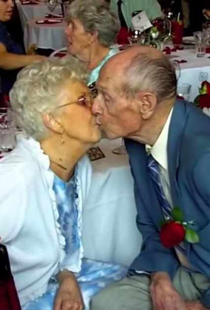 Пара, которая прожила в браке 75 лет, поделилась 6 заповедями счастливых отношений